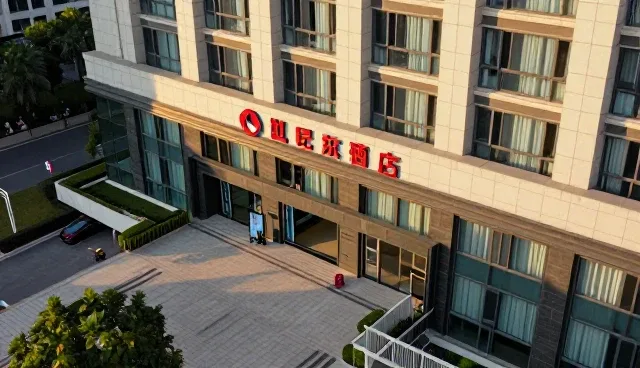 家庭消费升级推动家居批发业务持续增长